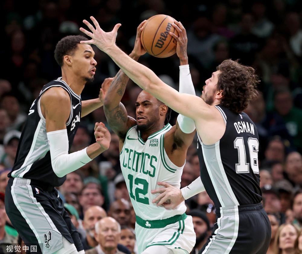 她成功跻身 她成功跻身